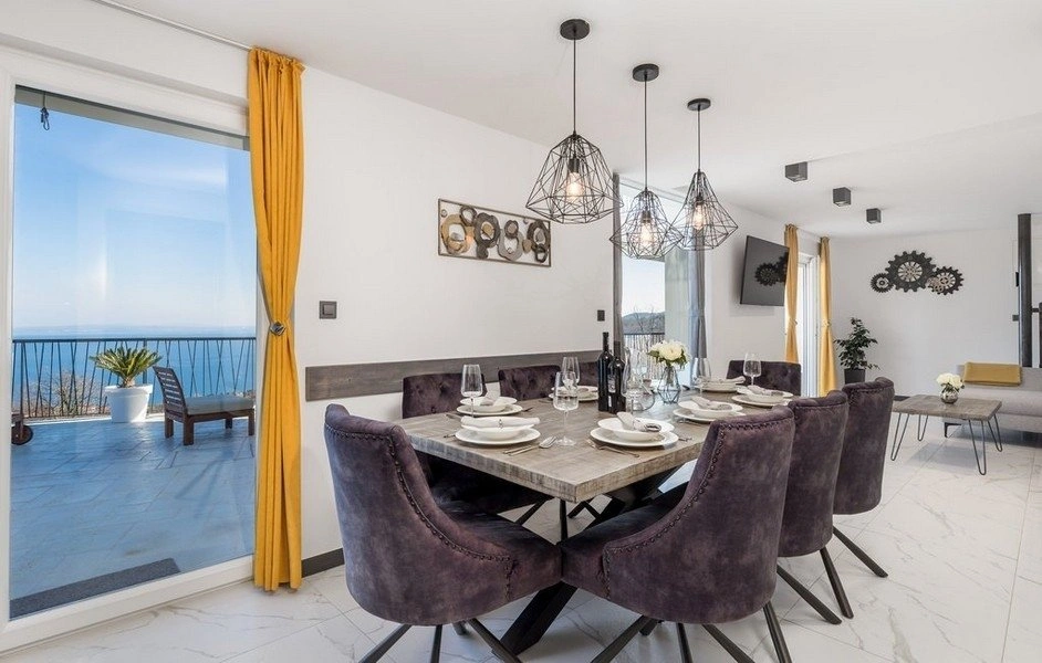 奥帕蒂亚别墅,180 m²,带壁炉