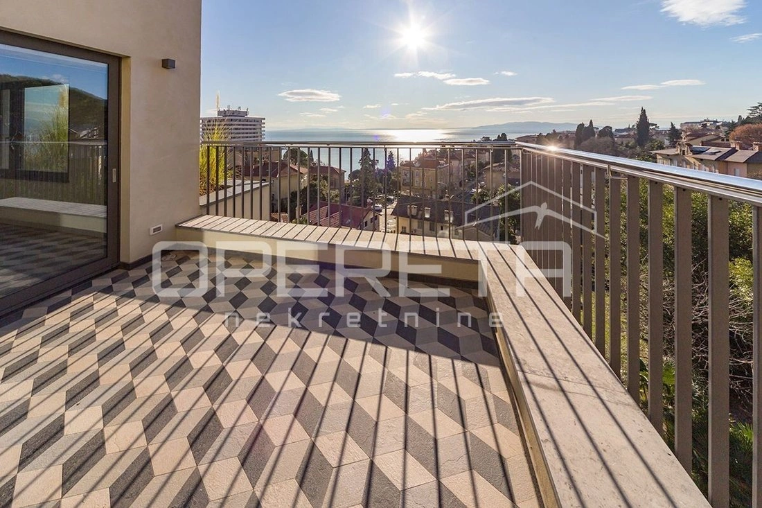 Apartment 159 m2 with open parking space in Opatija, Croatia