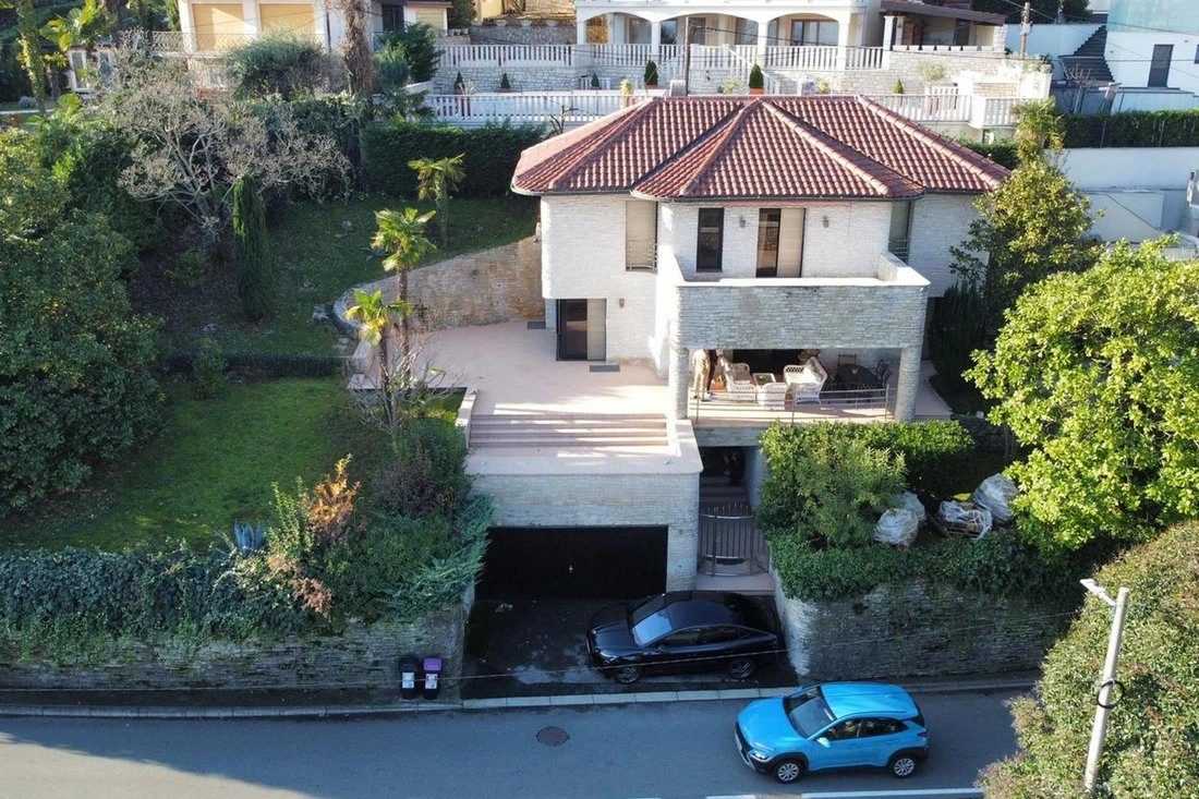 奥帕蒂亚(克罗地亚)海景别墅,496 m²