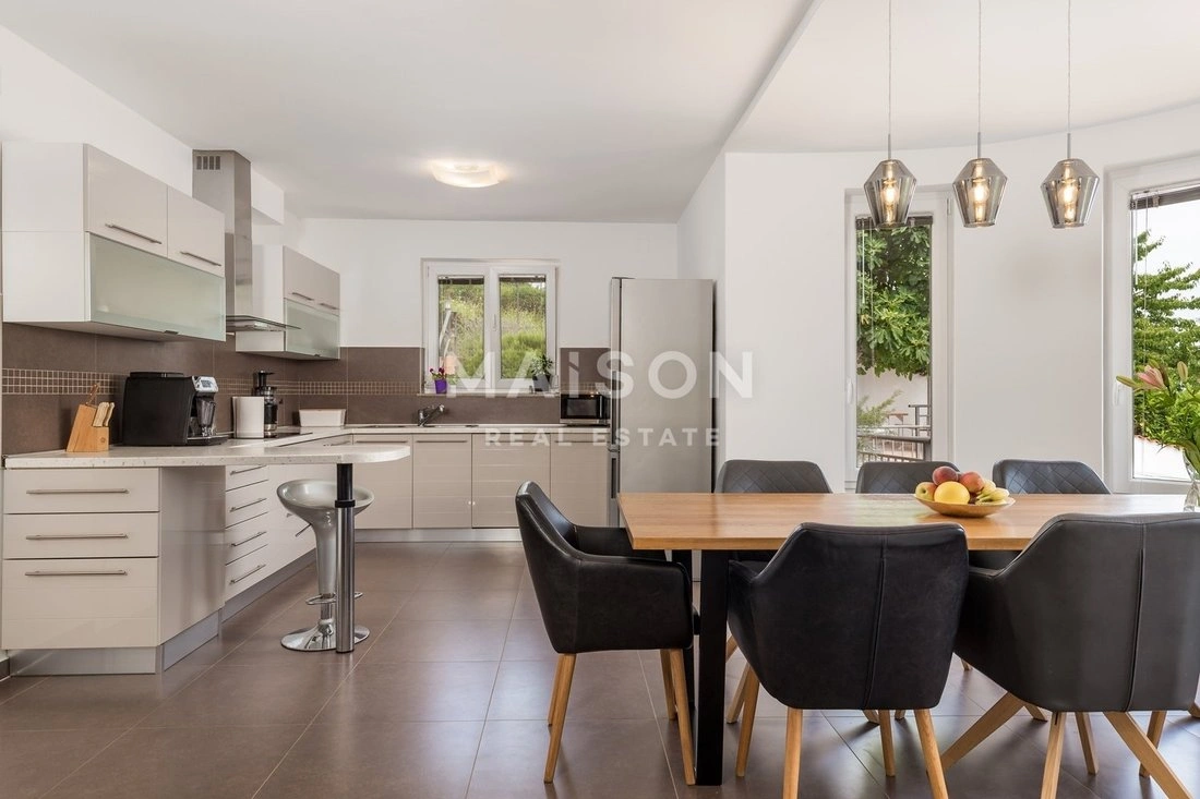 克罗地亚奥帕蒂亚别墅,270 m2,带露台