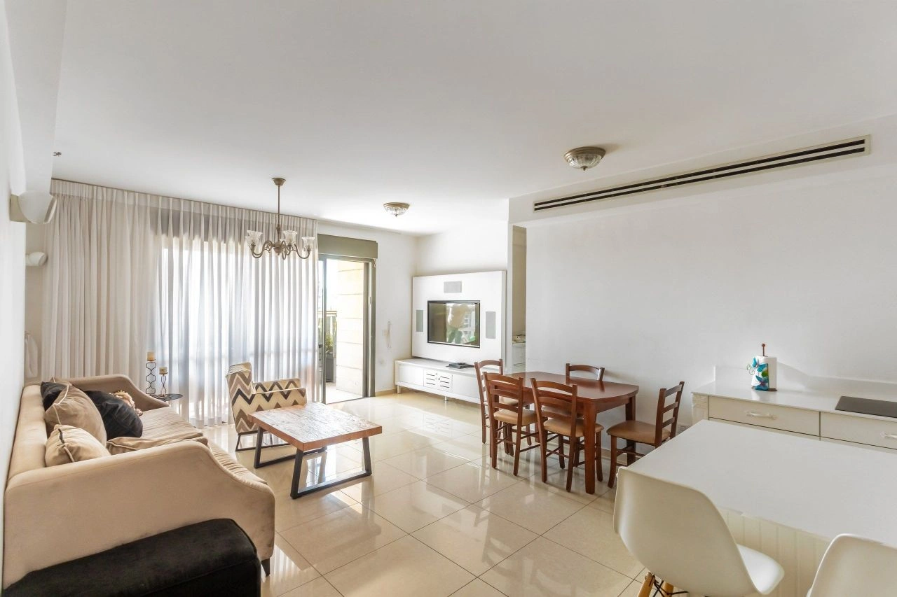 以色列里雄莱锡安 4+1 舒适公寓