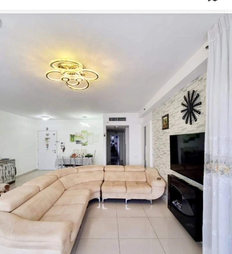 شقة مشرقة بمساحة 122 m2 في هولون، إسرائيل