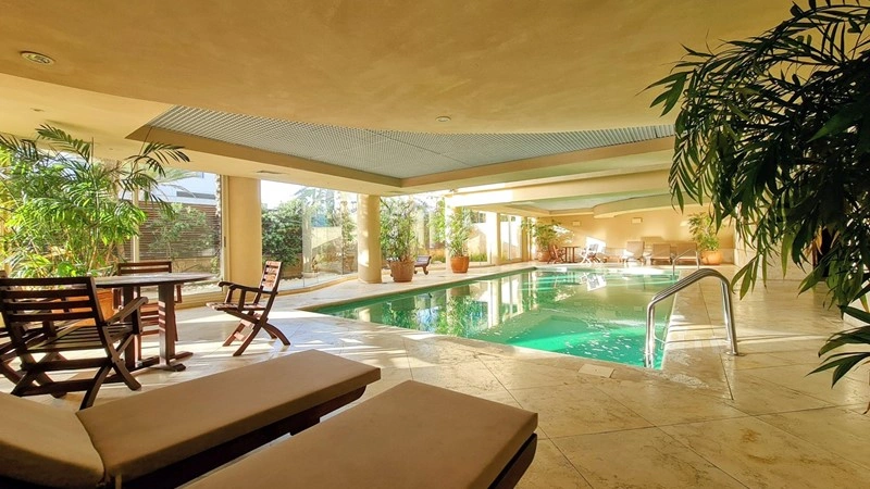 采光充足的3室1厅顶层公寓,位于以色列赫兹利亚