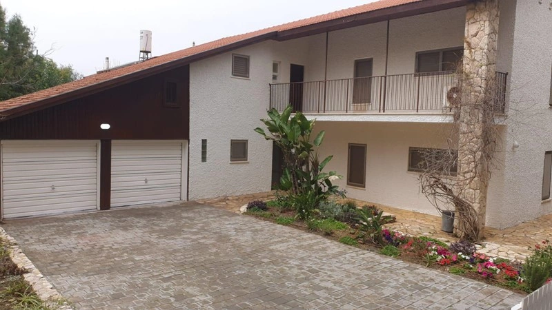 赫兹利亚(以色列)5+1 舒适别墅