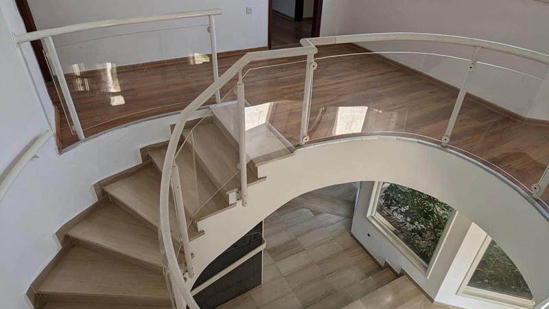 हर्ज़लिया, इज़राइल में 300 m² का विशाल विला