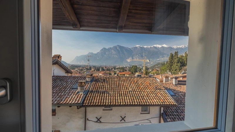 5+1 带家具宽敞联排别墅,面积220 m²,位于意大利阿尔科