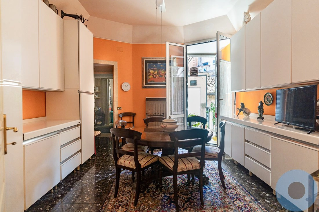 罗马采光良好的4+1公寓