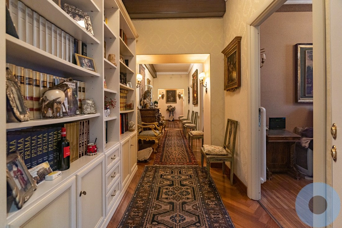 罗马采光良好的4+1公寓