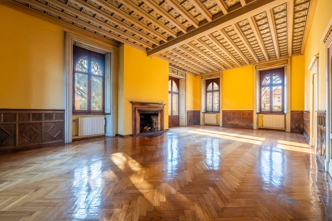 منزل مريح بمساحة 470 m² مع قطعة أرض مُعتنى بها في ميلانو، إيطاليا
