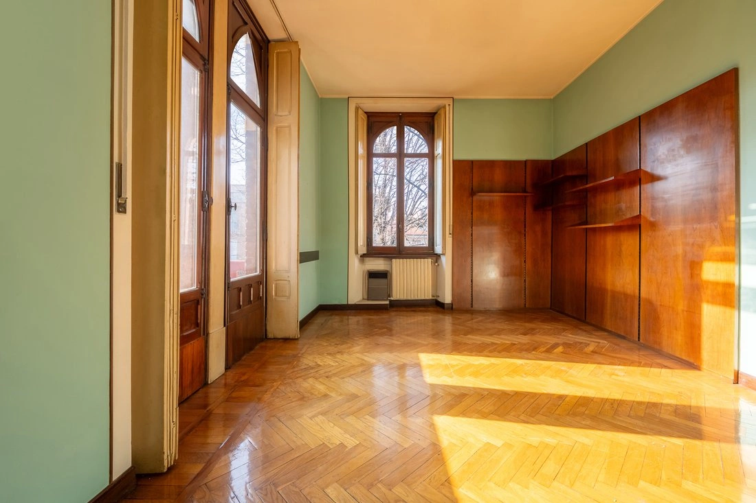 منزل مريح بمساحة 470 m² مع قطعة أرض مُعتنى بها في ميلانو، إيطاليا