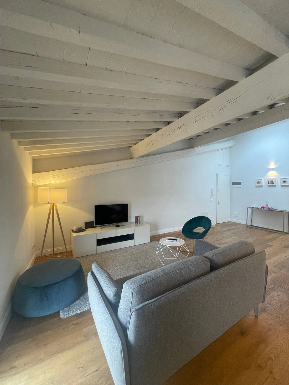 Serene apartment 1+1 in Florence, Italy