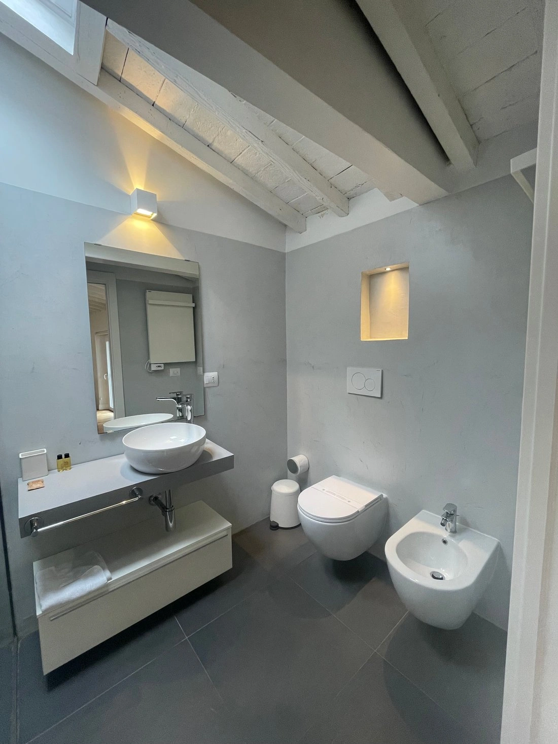 Serene apartment 1+1 in Florence, Italy