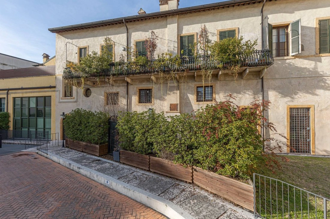 Refreshed apartment 2+1 in Verona, Italy