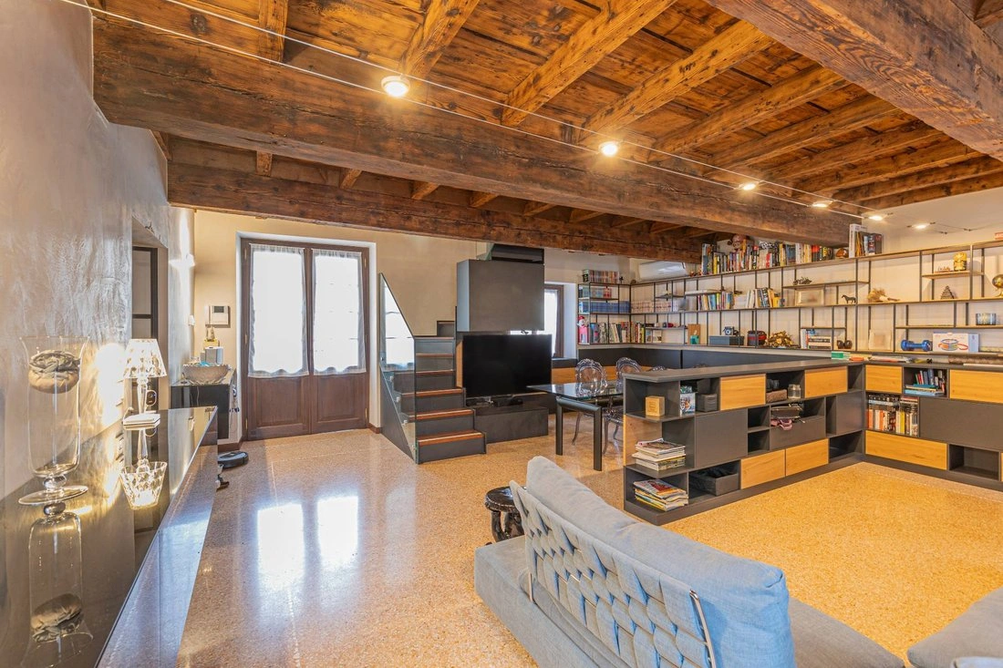 Refreshed apartment 2+1 in Verona, Italy