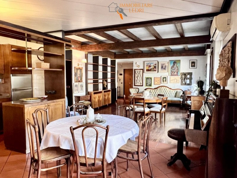 Appartement meublé spacieux de 157 m² à Vérone, Italie