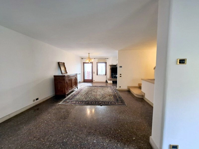 Luftiges 2+1-Haus in Padua, Italien