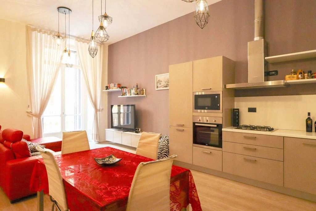 नैपल्स, इटली में आरामदायक 85 मी² का अपार्टमेंट