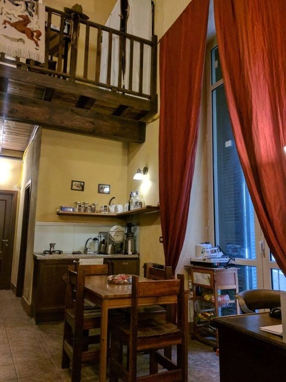 नेपल्स, इटली में आरामदायक 4+1 अपार्टमेंट