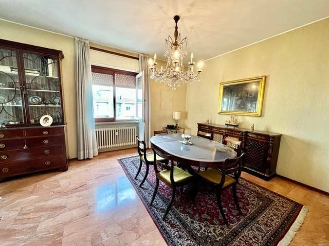 Serene penthouse 4+1 in Bergamo, Italy