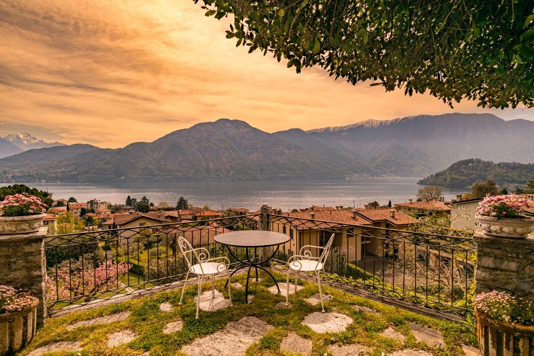 Appartamento tranquillo 4+1 a Como, Italia