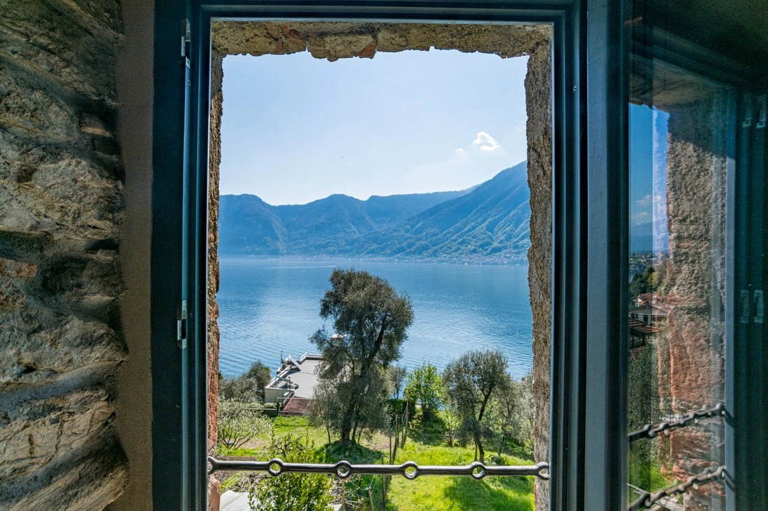 Comfortable house 5+1 in Como, Italy