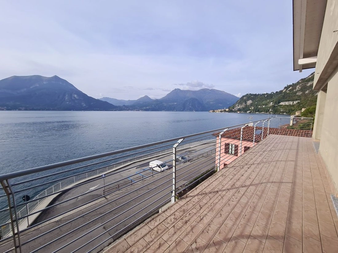 Spacious villa 4+1 in Como, Italy