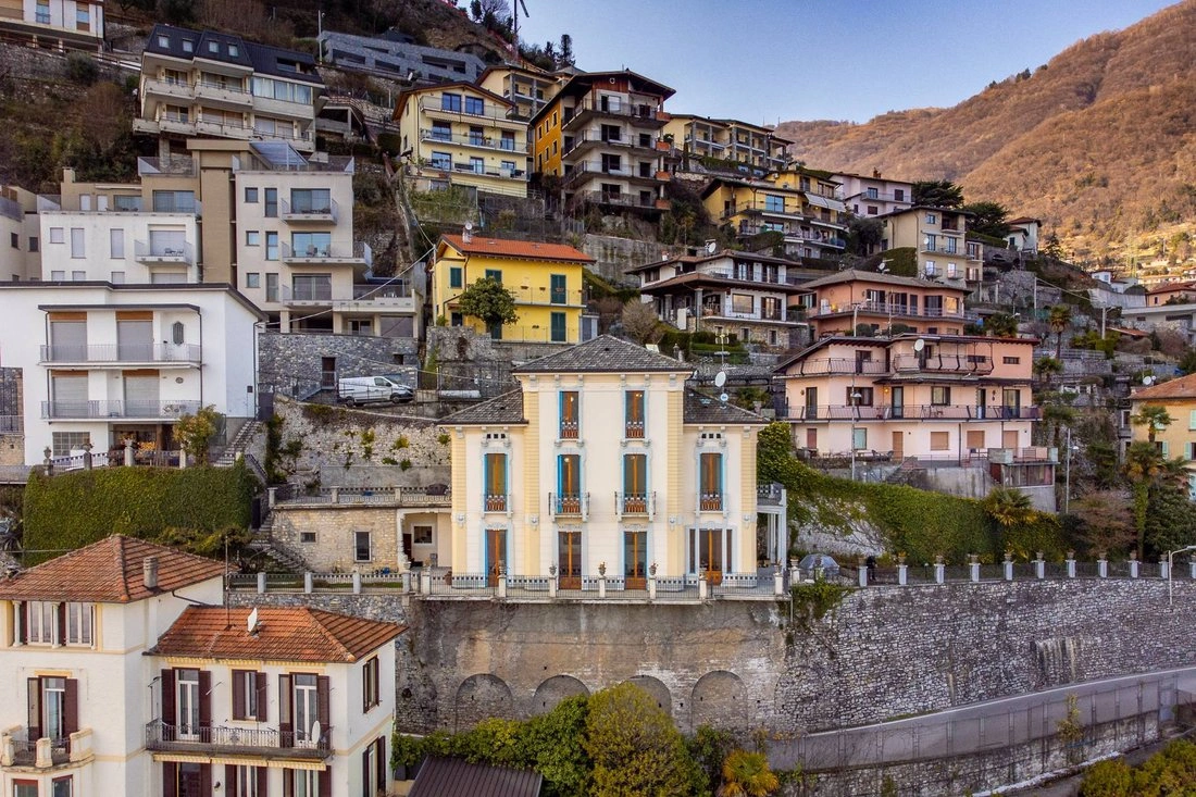 意大利阿尔杰尼奥阳光充足的 6+1 房住宅