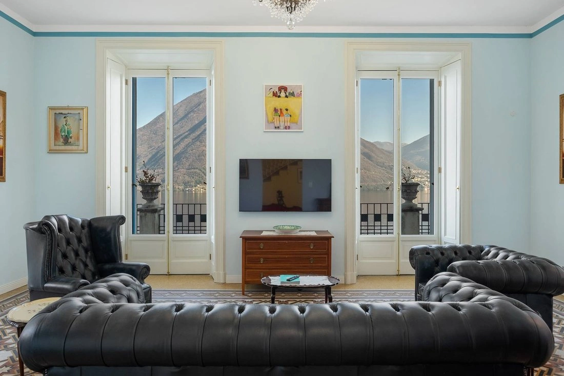 意大利阿尔杰尼奥阳光充足的 6+1 房住宅