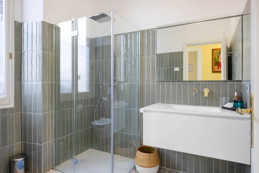 意大利阿尔杰尼奥阳光充足的 6+1 房住宅