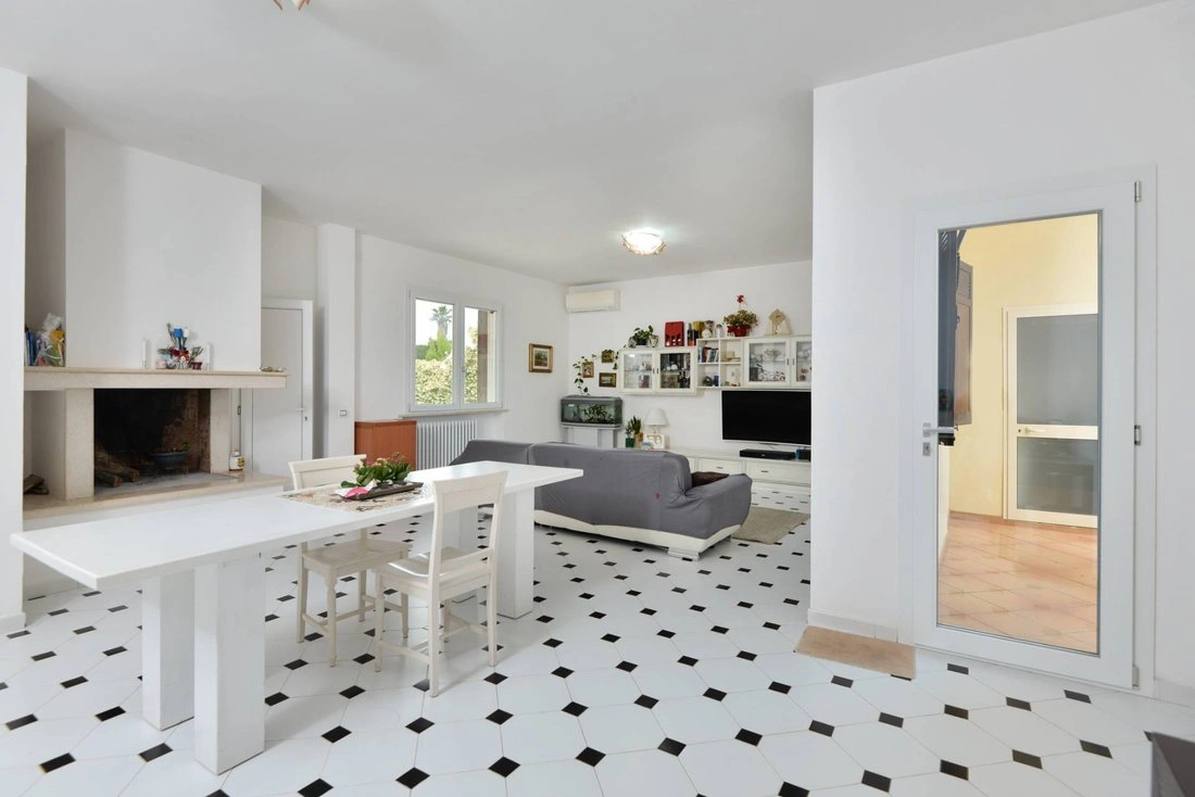 莱切(意大利)7+1 舒适别墅