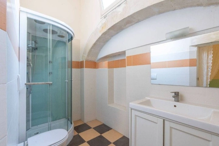 Einladende 4+1-Wohnung in Lecce, Italien