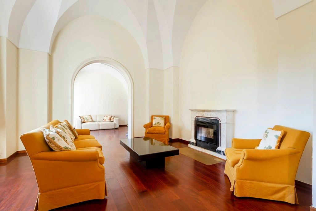Inviting house 5+1 in Lecce, Italy