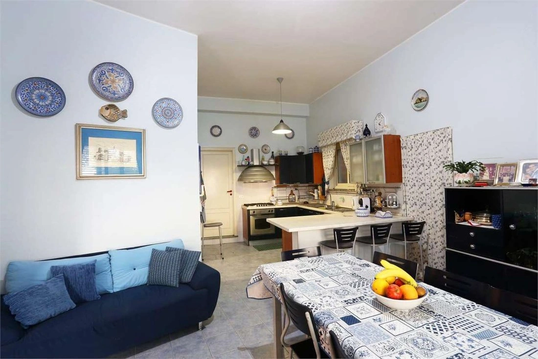 Serene villa 4+1 in Taormina, Italy