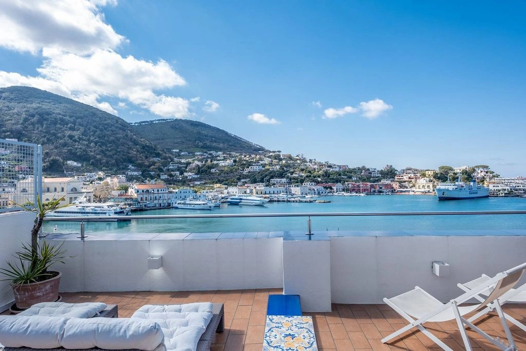 Appartement paisible 3+1 à Naples, en Italie
