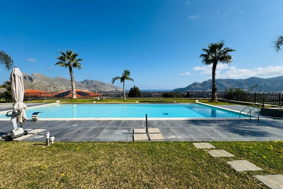 Acogedora villa 2+1 en Palermo, Italia