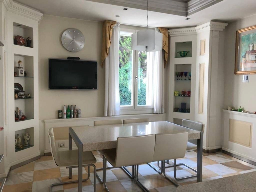 Villa meublée 5+1, 440 m2, à Venise, Italie