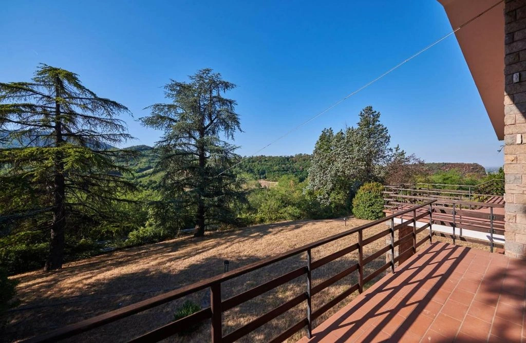 Luxury house of 344 m2 with sea view area in Padua, Italy