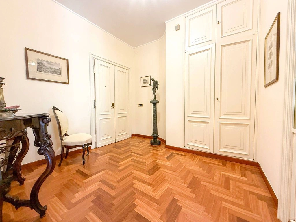 شقة فاخرة بمساحة 156 م² في نابولي، إيطاليا