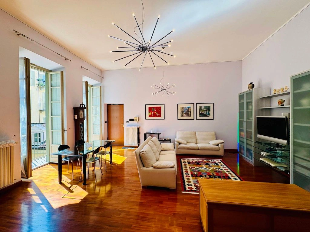 Appartement lumineux 2+1 à Turin, Italie