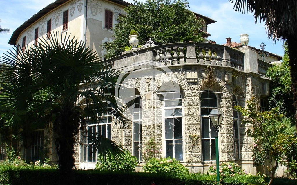 5+1 furnished spacious house 2900 m2 in Turin, Italy