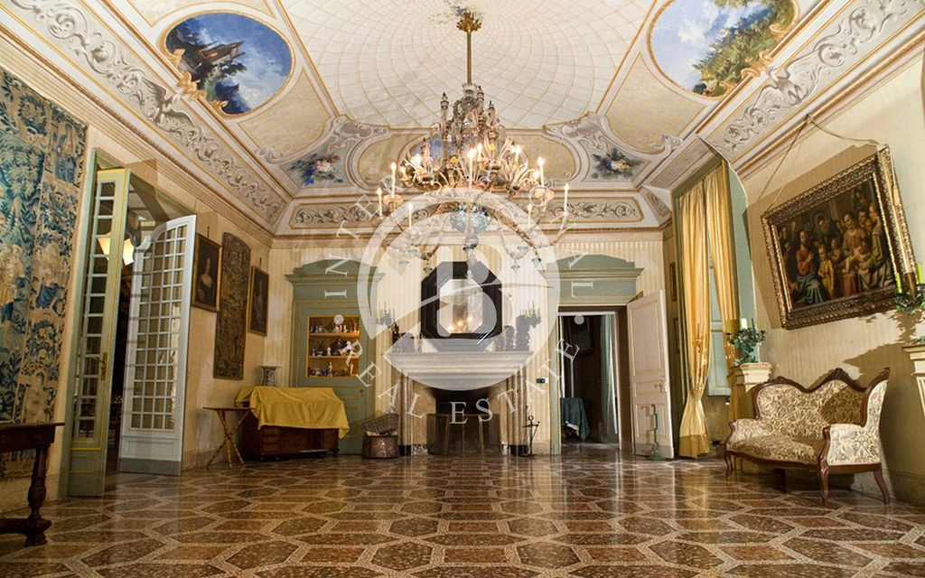 5+1 furnished spacious house 2900 m2 in Turin, Italy