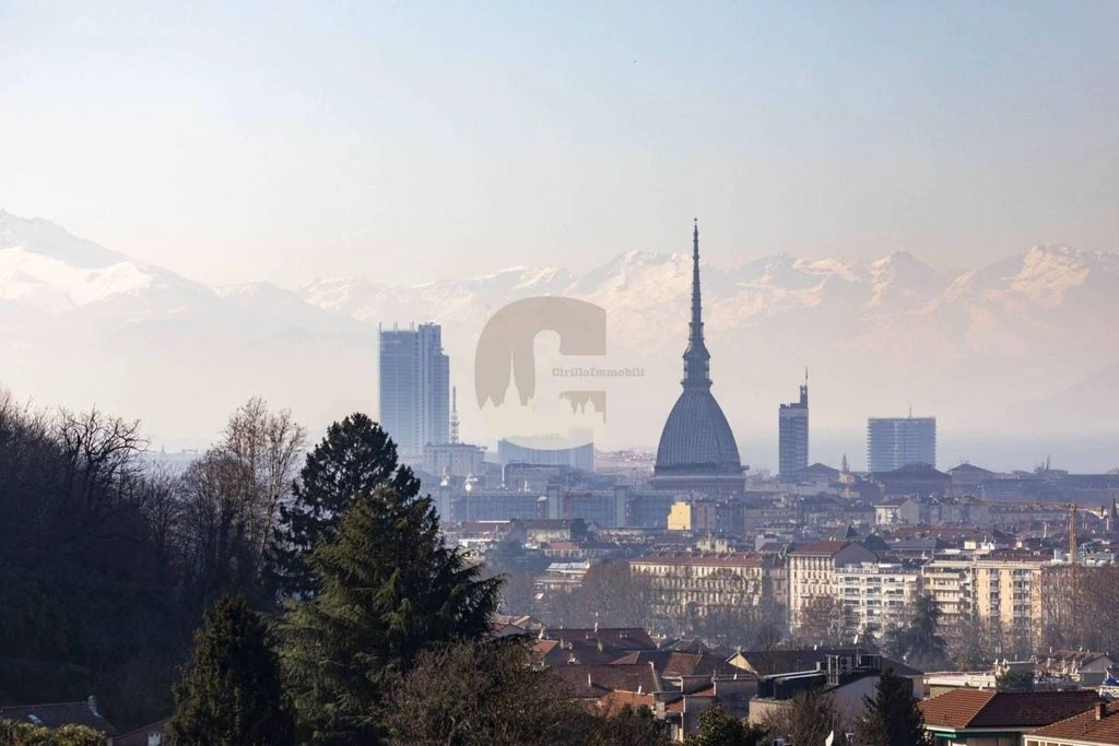 Appartement lumineux 4+1 à Turin, Italie