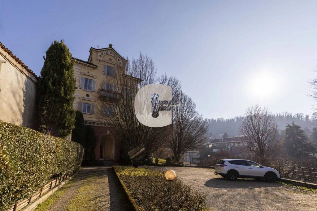 意大利都灵 — 采光充足的 4+1 公寓