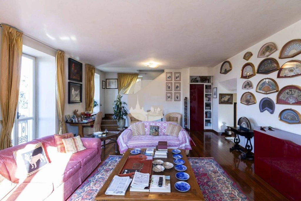 Appartement lumineux 4+1 à Turin, Italie