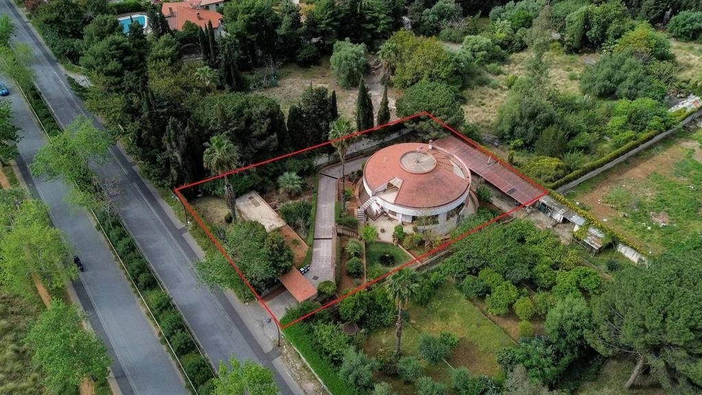 Inviting villa 5+1 in Palermo, Italy