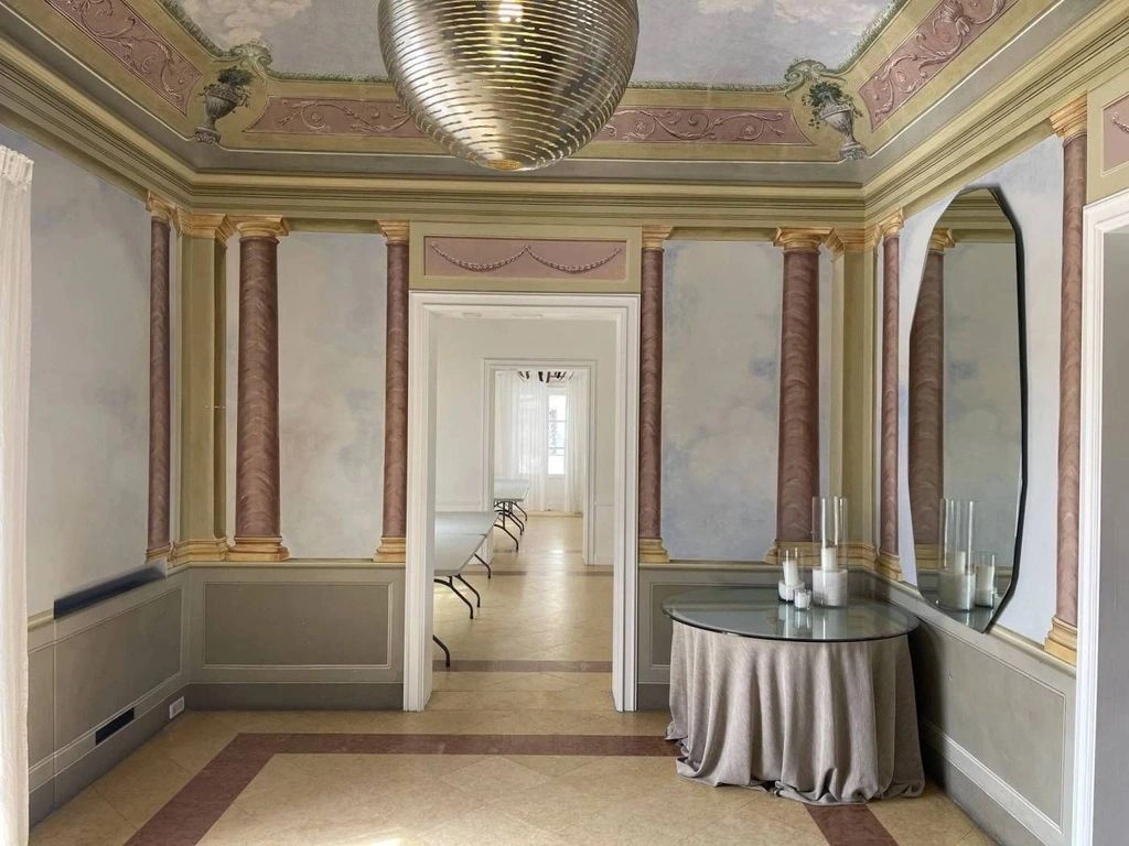 Refreshed villa 6+1 in Palermo, Italy