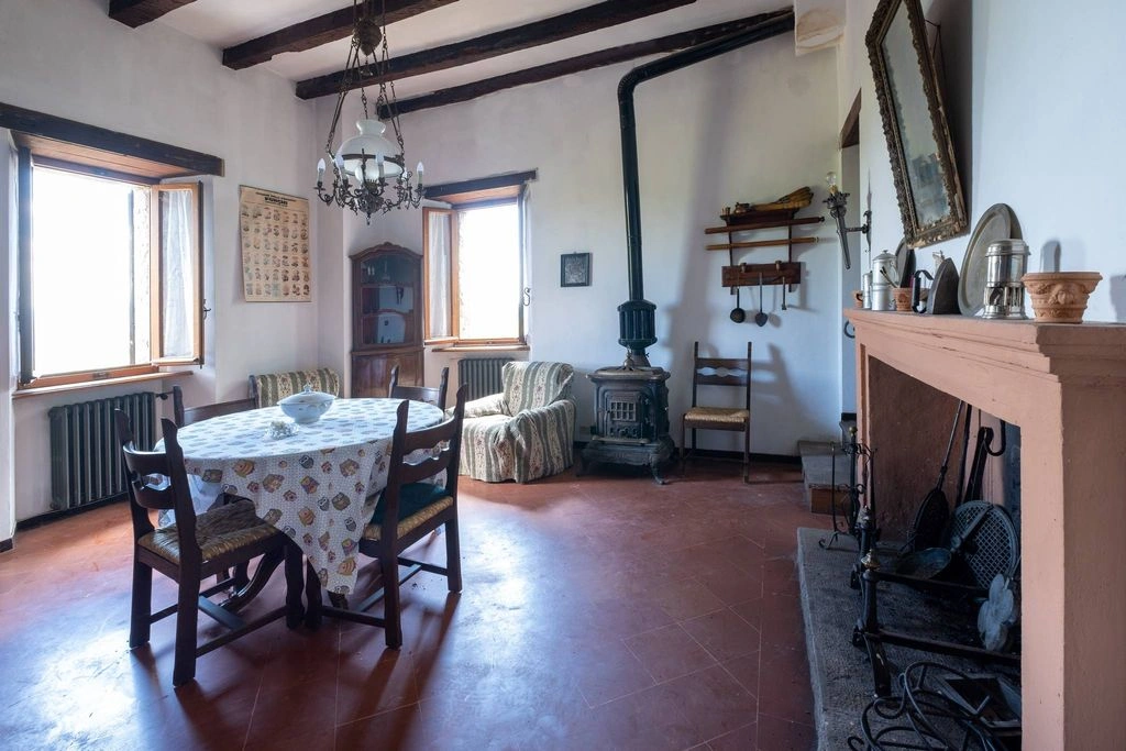Apartamento reformado 7+1 en Bolonia, Italia