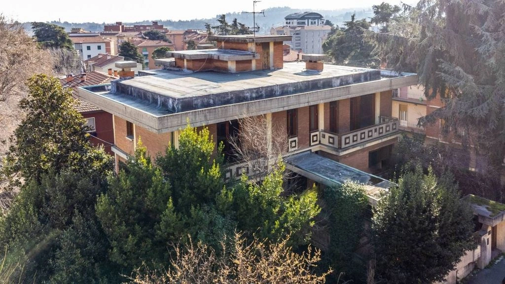 Charming villa 6+1 in Bologna, Italy