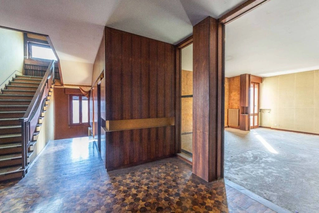 Charming villa 6+1 in Bologna, Italy