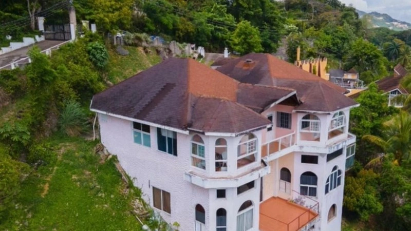 Casa 5+1 com vista para a cidade em Kingston, Jamaica